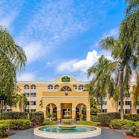 La Quinta By Wyndham Miami Lakes Eksteriør billede